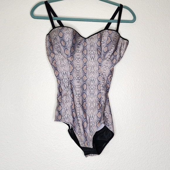 Dr. Rey's Snakeskin Shape Wear 36B - Picture 1 of 9